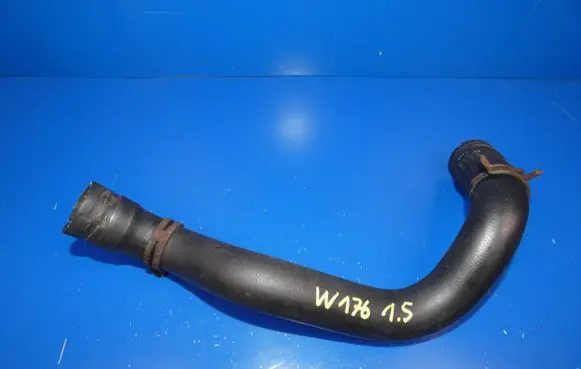 Mercedes-Benz A W176 Engine coolant pipe/hose