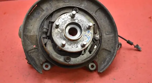 Subaru Forester SH Front wheel hub spindle knuckle