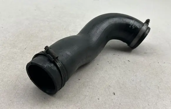 Intercooler hose/pipe