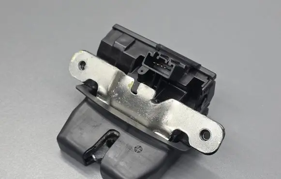 Ford Fiesta Tailgate/trunk/boot lock/catch/latch D3D0B 8A61A442A66BE