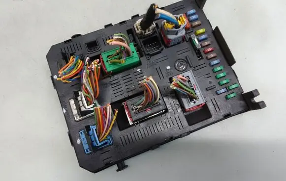 Citroen C5 Comfort/convenience module 9663510480 BSI2004H04 H0401151206