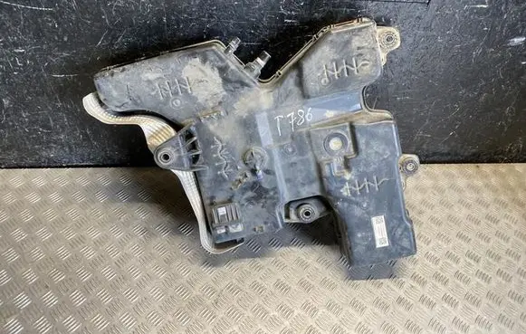 Volkswagen Crafter AdBlue liquid reservoir 2N0131877C