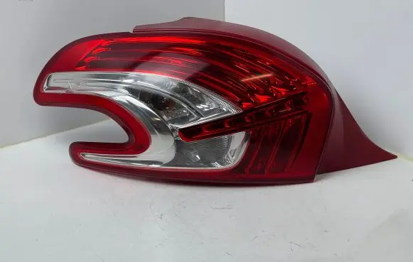 Peugeot 208 Rear/tail lights 9672628280