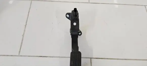 Toyota Auris E180 Accelerator throttle pedal 7811002120 14112C 09228143424