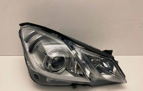 Mercedes-Benz E C207 W207 Headlight/headlamp A2078203661 1ZT00964742 00647420004398