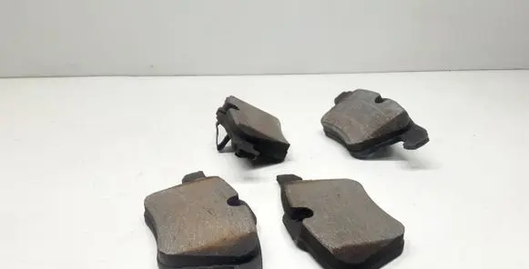 Volvo V70 Brake pads (front) 