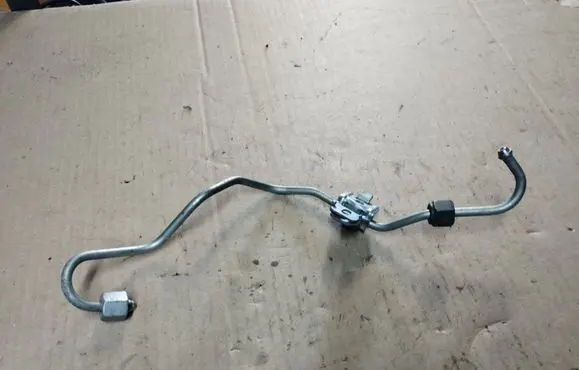 Peugeot 4007 Fuel line pipe