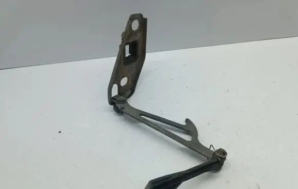 Engine bonnet (hood) release handle