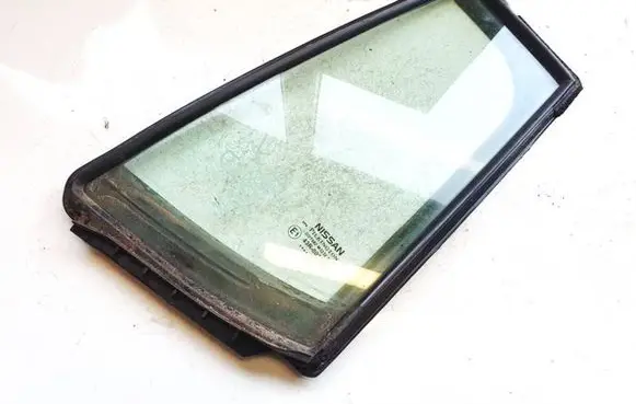 Nissan Leaf I (ZE0) Rear vent window glass dot682m3232as2 43r-001583