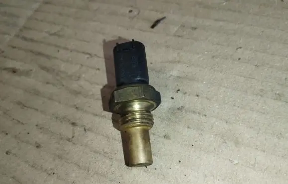 Jeep Grand Cherokee (WK) Coolant temperature sensor 0824121051