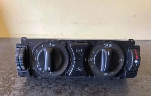 Mercedes-Benz E W210 Climate control unit 2108300185