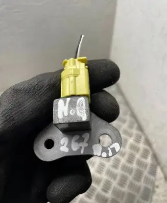 Nissan Qashqai Airbag deployment crash/impact sensor FA1GZ 3076
