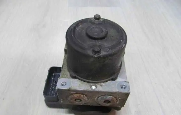 KIA Carnival ABS Pump 5WY7213B 7429