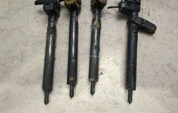 Mercedes-Benz C W204 Fuel injectors set 0700987 C5164XB 46AB7HN