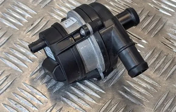 Jaguar I-Pace Water pump J9D38501AA