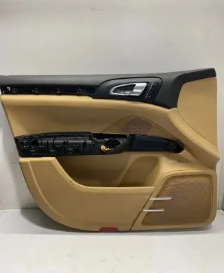 Porsche Cayenne (92A) Front door card panel trim 7P5867011C