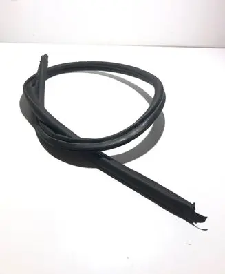 BMW 7 E65 E66 Engine compartment rubber 