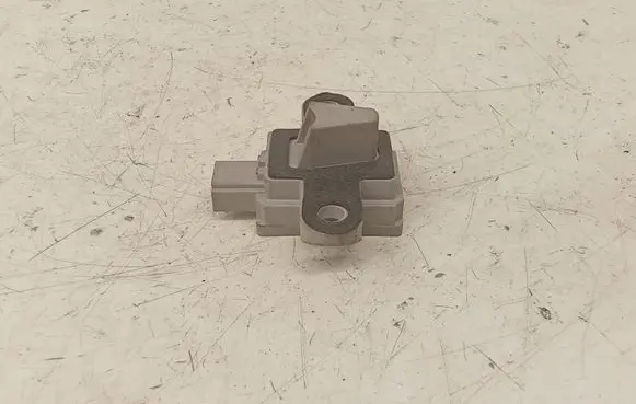 Mercedes-Benz C W204 Airbag deployment crash/impact sensor A2048210651 56054047AB