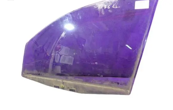 Ford Fusion Front door window glass four-door 