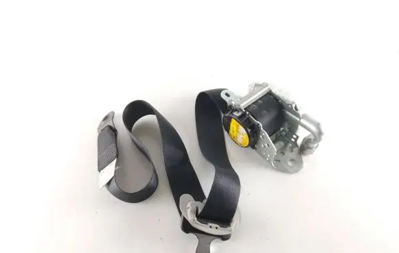 Toyota Prius+ (ZVW40) Front seatbelt 7T7160P 002249