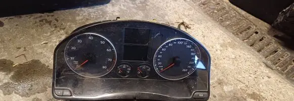 Volkswagen Golf Plus Speedometer (instrument cluster) 1K0920861L V0340000 VWZ6Z0E0122160