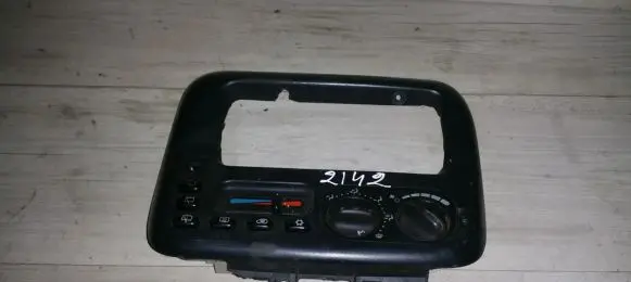 Chrysler Voyager Climate control unit p4677215 2186a