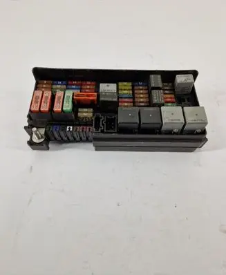 Mercedes-Benz ML W164 Fuse module A1645402372