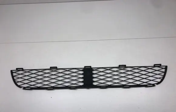 Toyota Yaris Front bumper lower grill