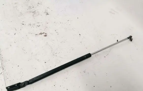 Subaru Forester SG Tailgate/trunk strut/damper