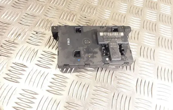 Mercedes-Benz C W203 Door control unit/module 2038206326