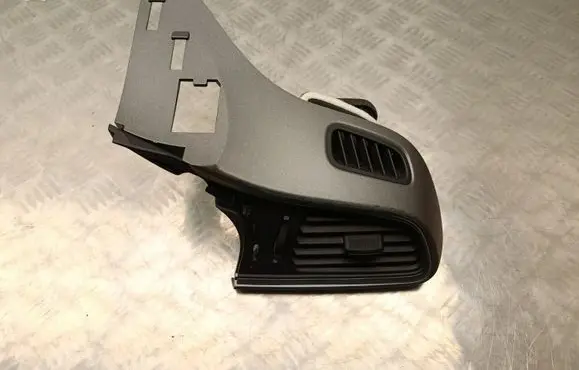 Renault Kadjar Dashboard side air vent grill/cover trim 00189113