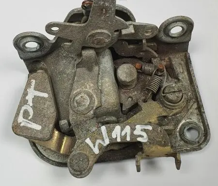 Mercedes-Benz COMPAKT W115 Rear door lock
