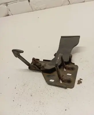 Volkswagen Transporter - Caravelle T5 Engine bonnet/hood lock/latch loop/hook 7H0823486A