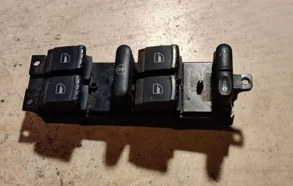 Volkswagen Golf IV Electric window control switch 1J4959857