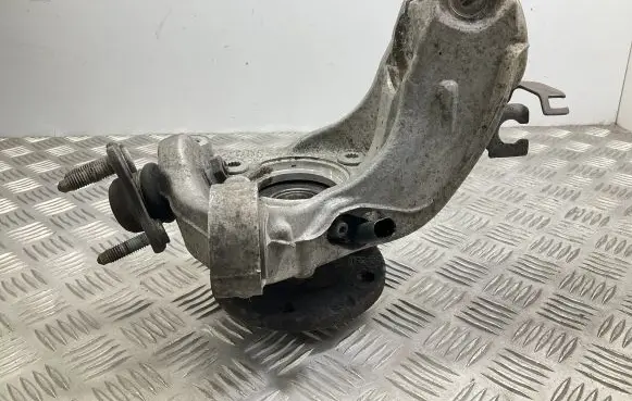 Seat Alhambra (Mk2) Front wheel hub 3C0407256E WHT003856