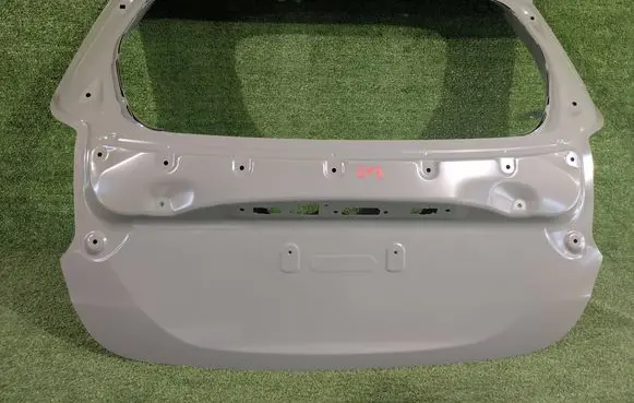 Toyota Yaris XP210 Truck tailgate