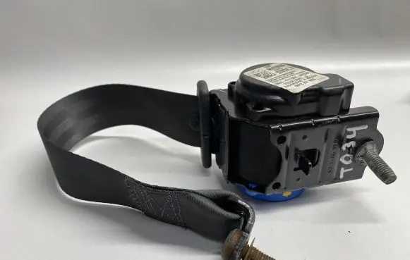 Ford Fusion Rear seatbelt DG93F611B68AH35B8