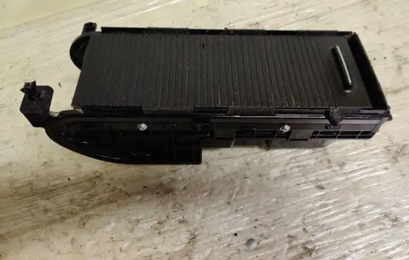 KIA Sorento Glove box U001 140317194