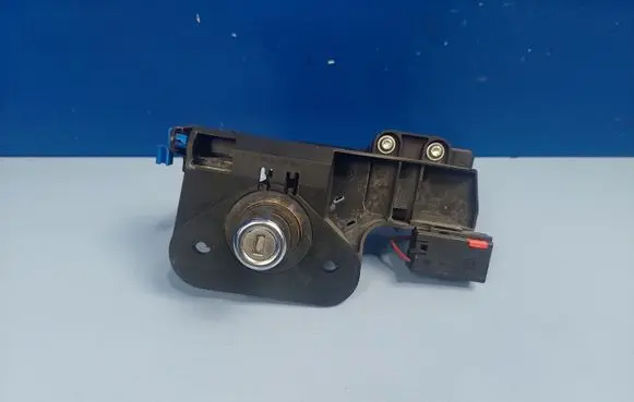Opel Meriva A Tailgate exterior lock 09183495 32505603 13168316