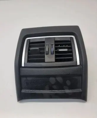 Rear air vent grill