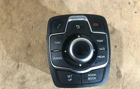 Head unit multimedia control