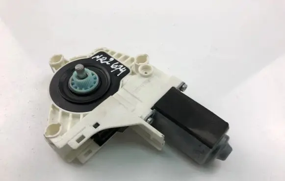 Audi A8 S8 D5 Front door window regulator motor 8K0959801A