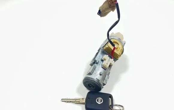 Nissan X-Trail T30 Ignition lock
