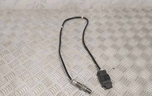 Volkswagen Touran III Lambda probe sensor 05N907807E