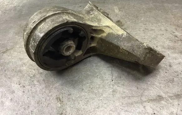 Opel Antara Engine mount bracket X04134