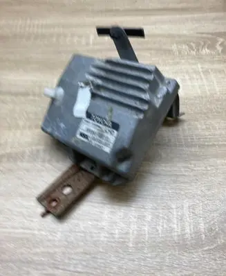 Toyota Corolla E120 E130 Power steering control unit/module 8965002010