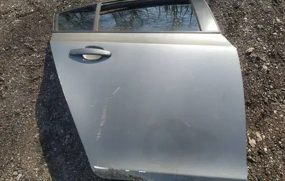Chevrolet Cruze Rear door pilkos