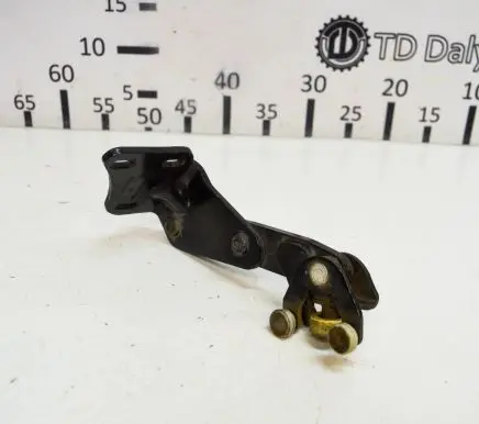 Volkswagen Caddy Rear door lower hinge 2K0843397A