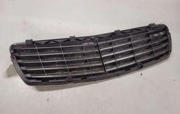 Mercedes-Benz E W211 Front bumper upper radiator grill A2118800383