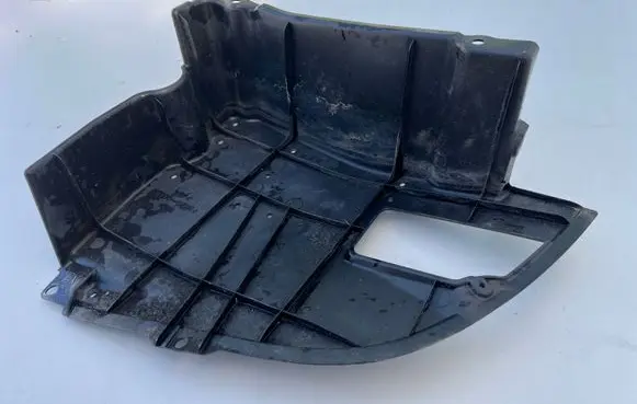 Lexus RX 330 - 350 - 400H Front bumper skid plate/under tray 5872448010
